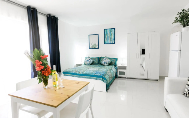 Tropicana Suites Deluxe Beach Club & Pool