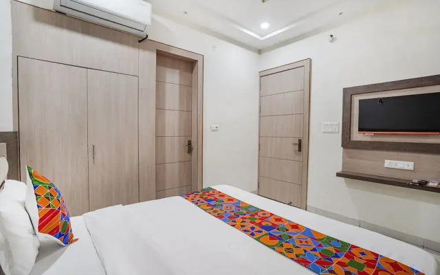 Fabhotel Shri Giriraj Ji Dham