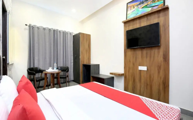 Oyo 18319 Hotel Boss