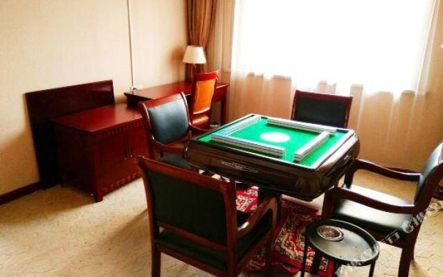 Jun Hotels (Shanghai Meilan Lake Metro Station)