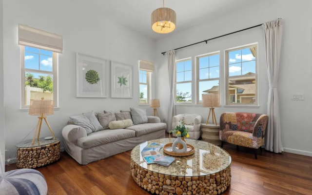 Makaha Villa by Avantstay Mountain + Ocean Views