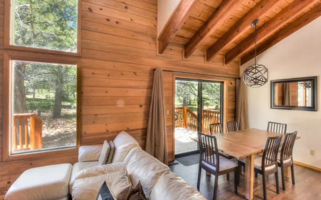 Northwoods Hangout Near Tahoe Donner