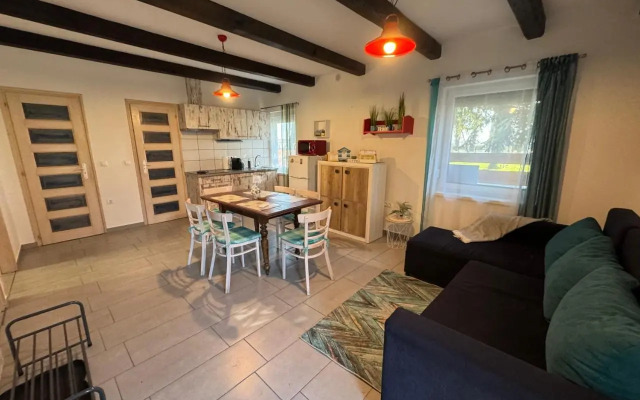 Liliana Apartman és Csónakház
