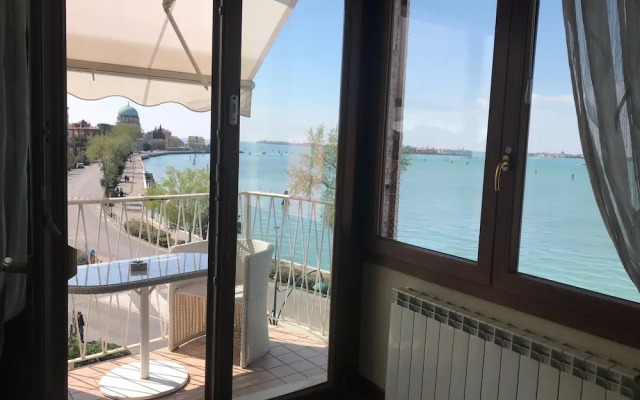 Oasis Golden Lagoon Chalet