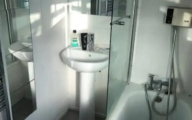 London Charm Retreat - Central Location