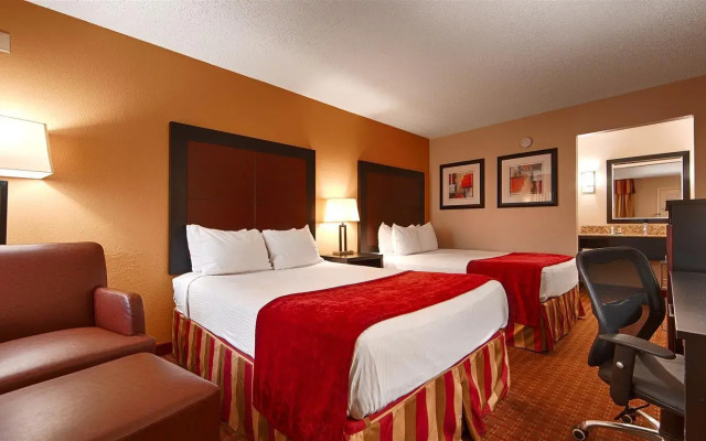 Clarion Pointe Independence - Kansas City