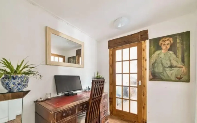 4 Bed-2 Bath-bar-pool Table-library- Xmas Venue