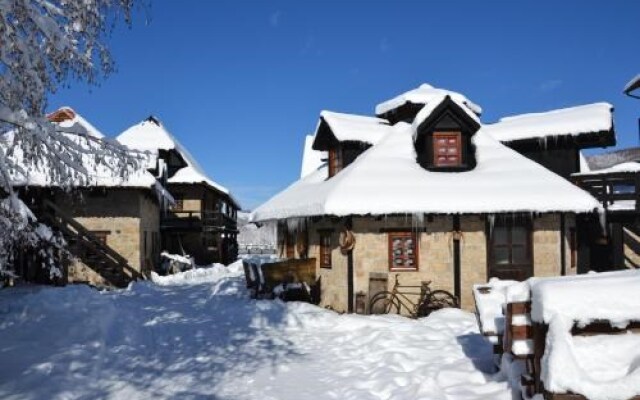 Ethno Village Babici And Hotel Rostovo