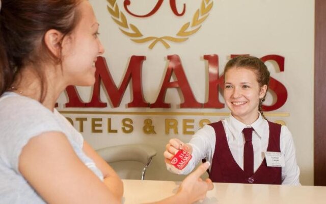 Amaks City Hotel