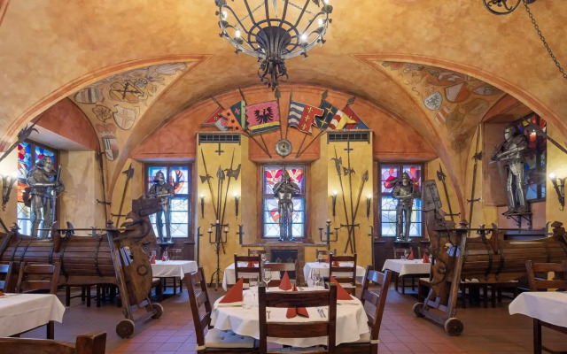 Pytloun Old Armoury Hotel Prague