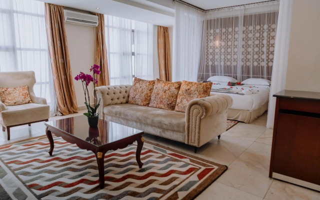 Saab Royale Hotel