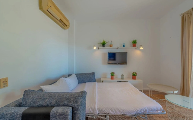 Vesta - Superior APT - 3BR - White Apartments