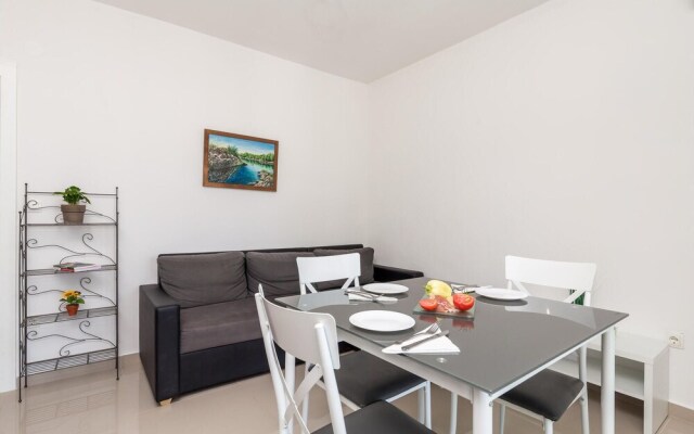 Beautiful Apartment in Vlasici With 1 Bedrooms and Wifi