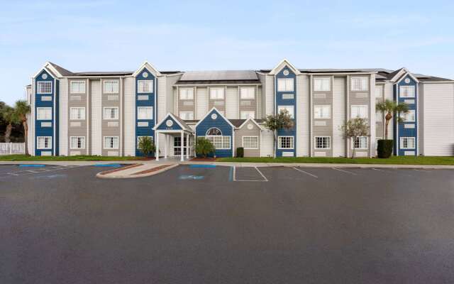 Microtel Inn & Suites by Wyndham Zephyrhills