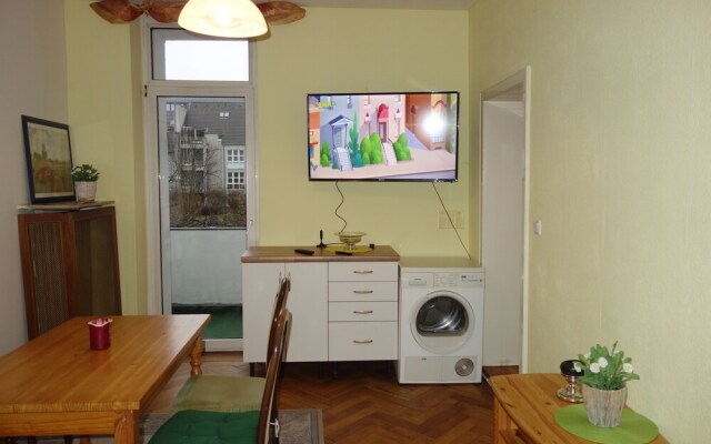 Tolstov-Hotels Large 3 1/2 Room Apartment