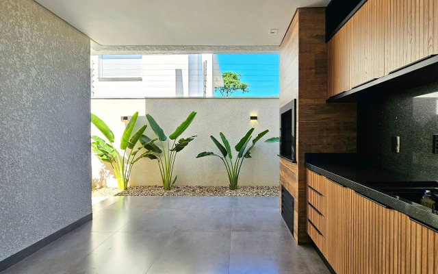 Casa Alto Padrão Novíssima 3 quartos