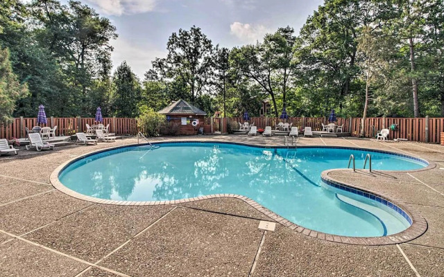 Gull Lake All-season Getaway w/ Private Deck