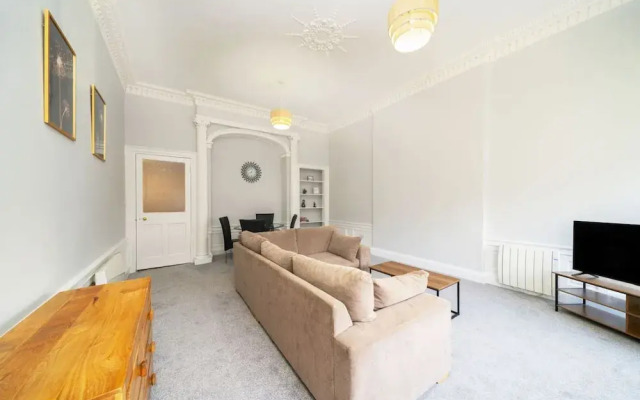 Lochside Apartment B