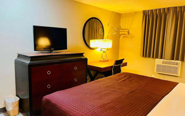 Super 8 by Wyndham Benton Harbor - St. Joseph