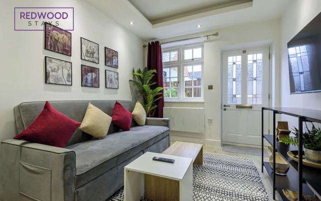 Ragan Court Apartments in Aldershot