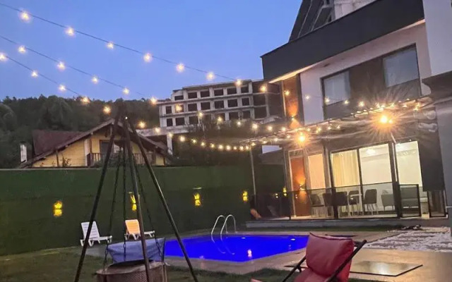 Hilltop House