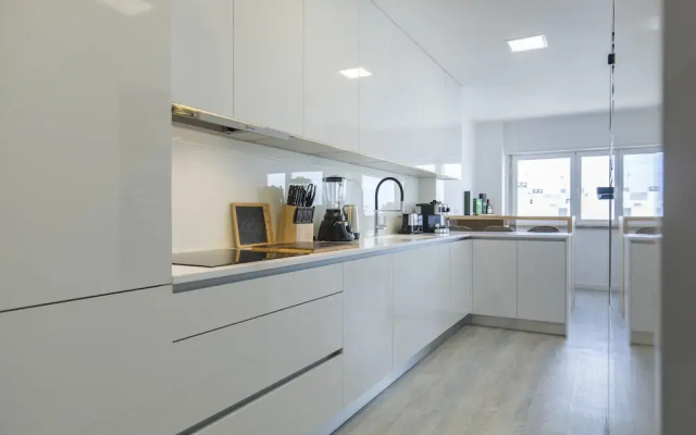 Luxurious Seaview Apartment in Estoril