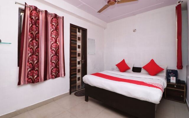 OYO 30701 Four Seasons