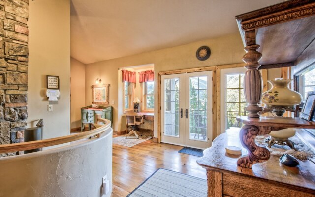 Mountain Getaway Cabinhot Tub & Pool Table4bd