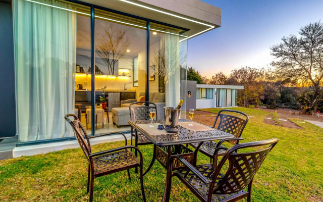 Kravit Premier Suites