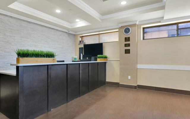 Hotel Pergola JFK Airport