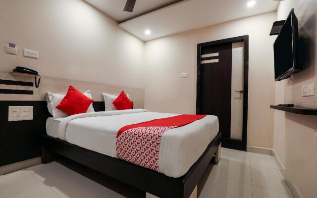 OYO 9804 Hotel SR Residency