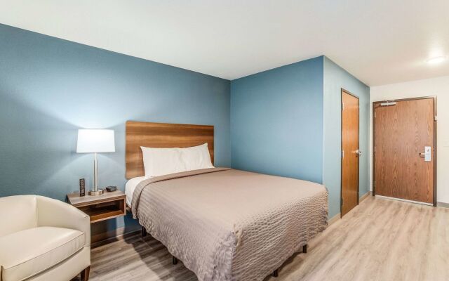 WoodSpring Suites Detroit Farmington Hills