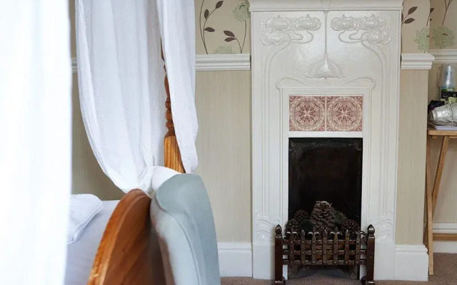Little Hayes Guest House