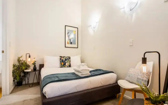 Cosy Queen St 1-Br Apartment