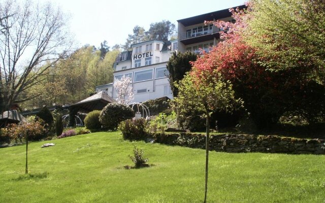 Hôtel Aux Roches Fleuries