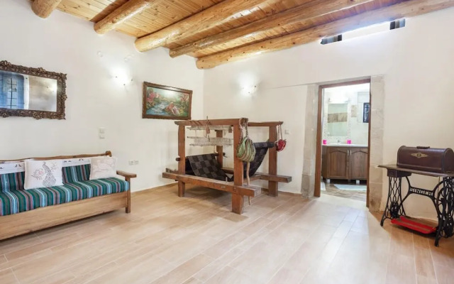 Traditional Stone House Rafael