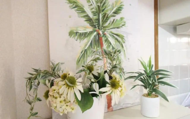 Frere Shichijo/MAX 4PPL FREE WIFI