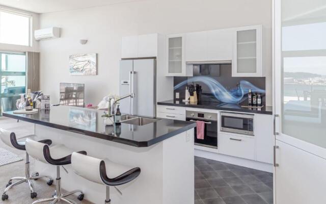 Luxury 3Br, 1.5 Bath Penthouse With Fabulous Views