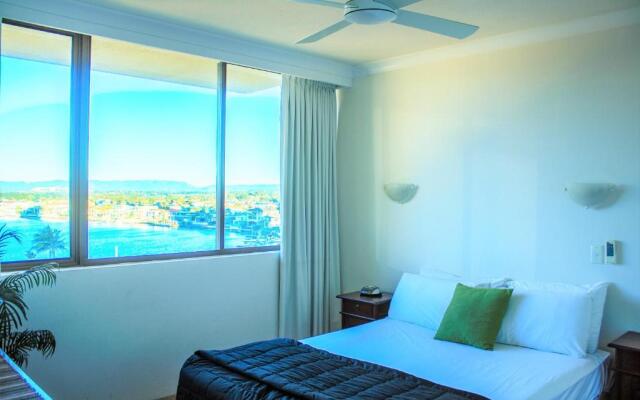 Capricorn One Beachside Holiday Apartment-Official