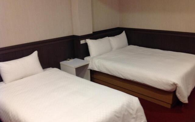Long Cherng Hotel