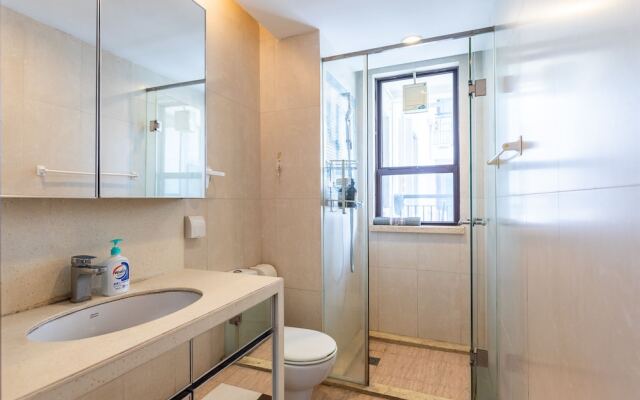 Locals Boutique Apartment  Huafa  No.10