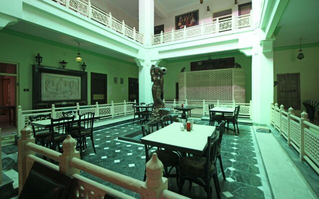 OYO 7880 Hotel Navrang