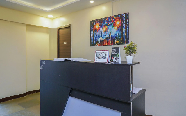 OYO Flagship 24491 Kharadi