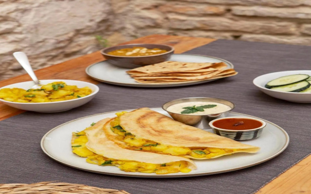 OYO 73610 Home Tree Service Apartment