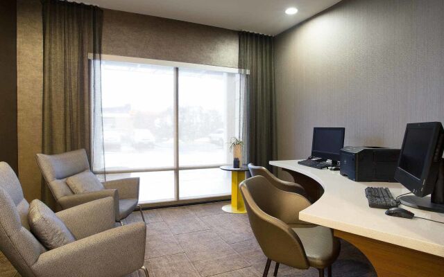Springhill Suites Marriott Airport