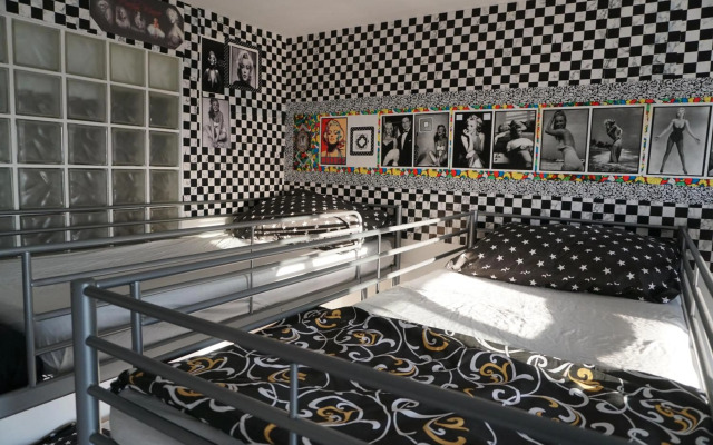 Dominant Suite Studio Hostel