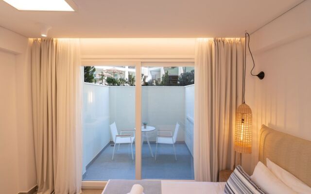 Mirablue Luxury Residences