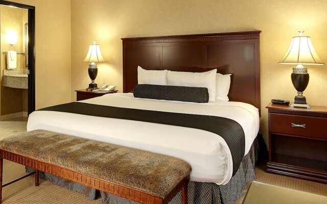 The Grand Hotel - Salem