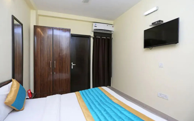 Oyo 4930 Home Stay Em Residency