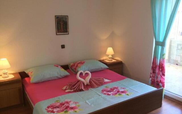 Apartment Anec - 150m from the sea